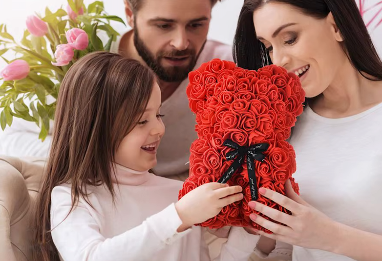 Miś z Róż z Pianki, 25 cm – Prezent Walentynkowy